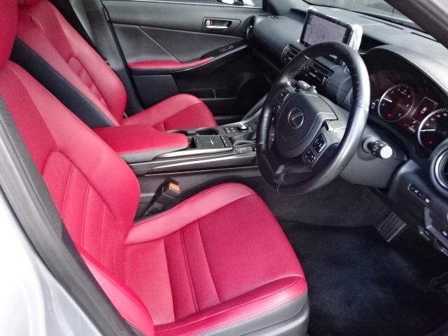 TOYOTA LEXUS IS300 2023 Image 31