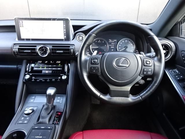 TOYOTA LEXUS IS300 2023 Image 31