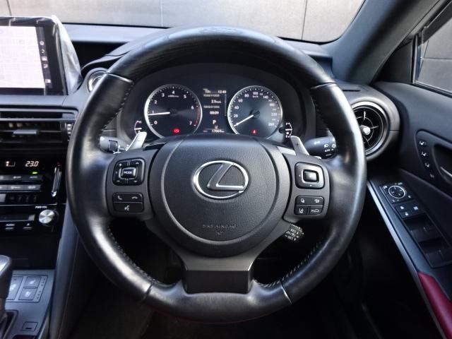 TOYOTA LEXUS IS300 2023 Image 31