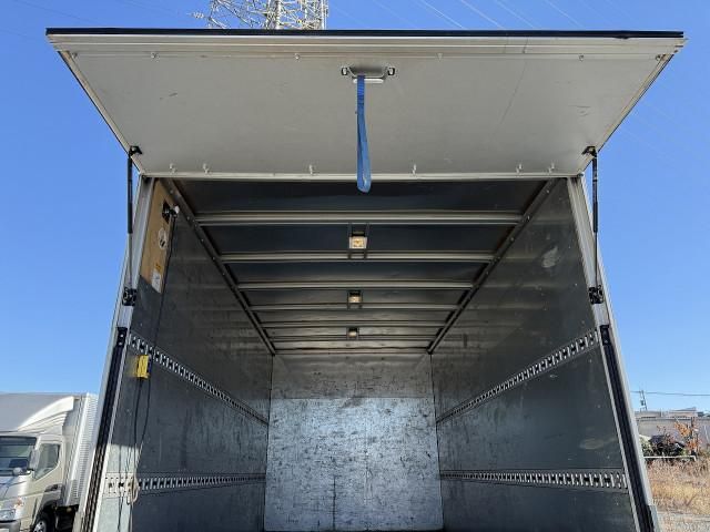 MITSUBISHI CANTER 2017 Image 31