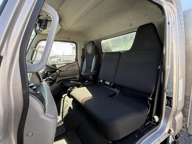 MITSUBISHI CANTER 2017 Image 31