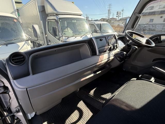 MITSUBISHI CANTER 2017 Image 31