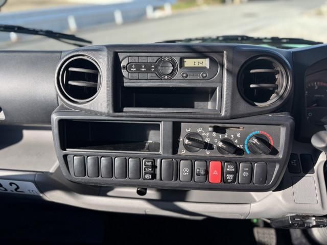 HINO DUTRO 2018 Image 31