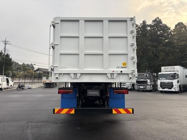 MITSUBISHI FUSOU SUPER GREAT 2025 Image 31