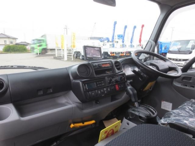 HINO DUTRO 2020 Image 31