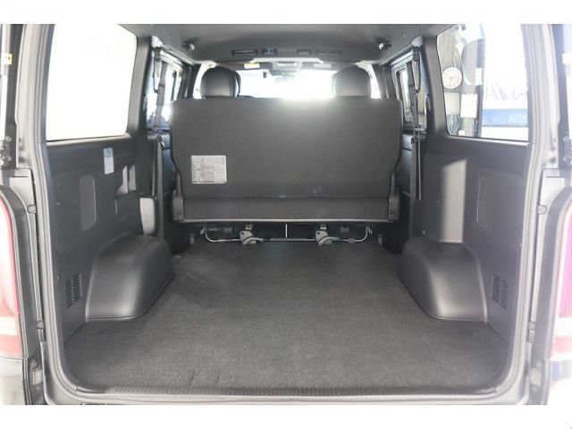 TOYOTA HIACE VAN 2WD 2021 Image 31