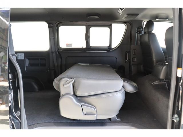 TOYOTA HIACE VAN 2WD 2021 Image 31