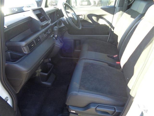 HONDA N BOX CUSTOM 2023 Image 31