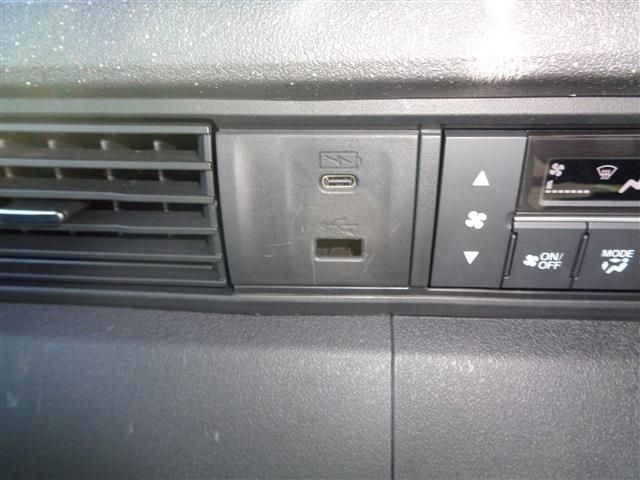 HONDA N BOX CUSTOM 2023 Image 31