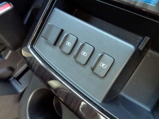 NISSAN ELGRAND 2019 Image 31