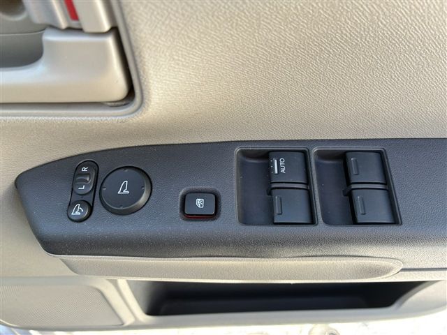 HONDA LIFE 4WD 2011 Image 31