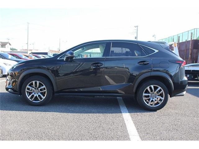 TOYOTA LEXUS NX300 2018 Image 31