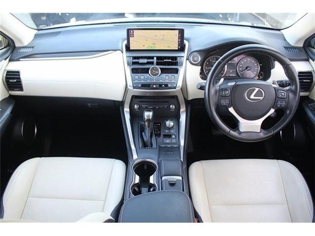 TOYOTA LEXUS NX300 2018 Image 31