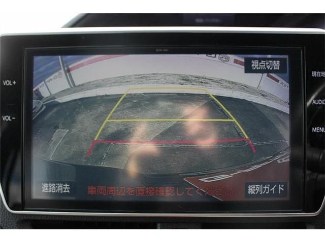 TOYOTA VOXY HYBRID 2017 Image 31