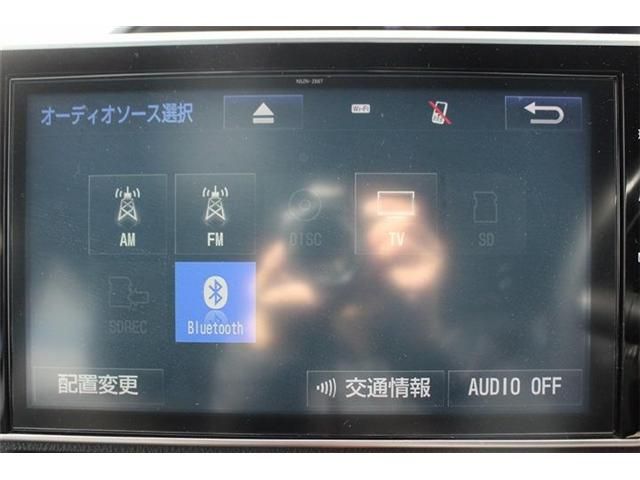 TOYOTA VOXY HYBRID 2017 Image 31