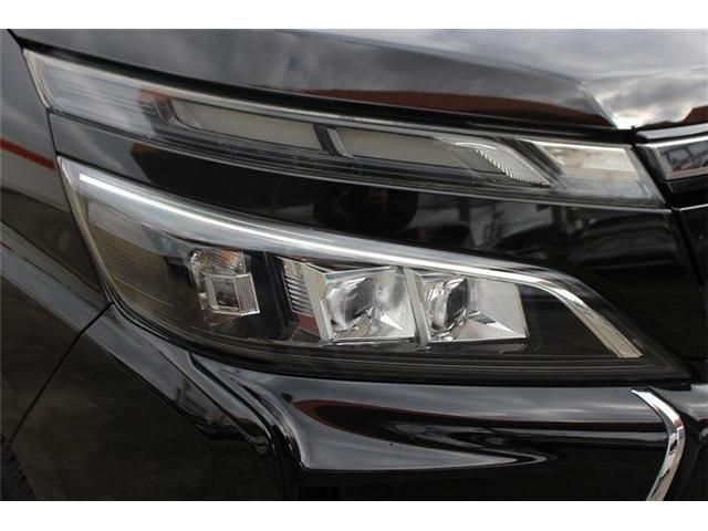 TOYOTA VOXY HYBRID 2017 Image 31