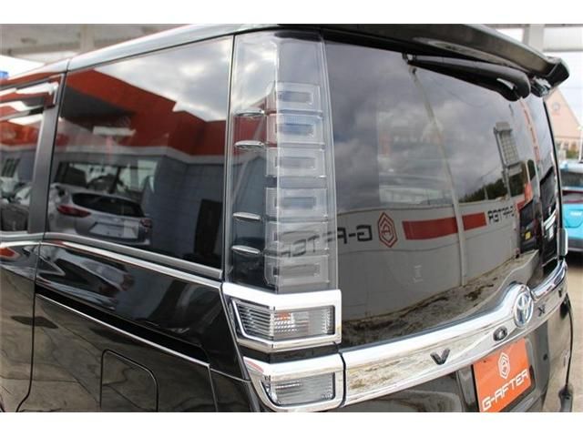 TOYOTA VOXY HYBRID 2017 Image 31