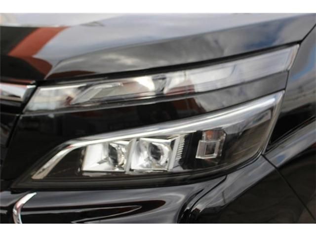 TOYOTA VOXY HYBRID 2017 Image 31