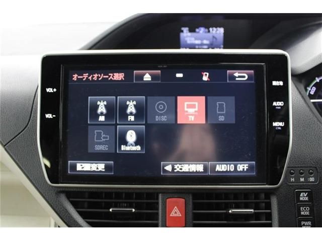 TOYOTA NOAH HYBRID 2018 Image 31