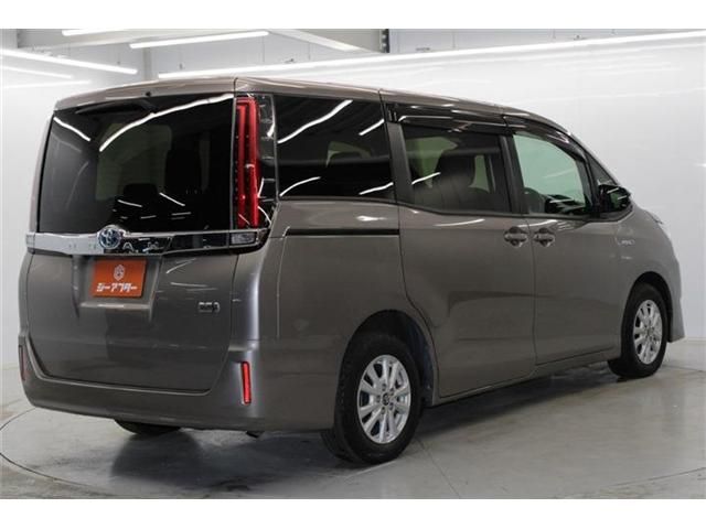 TOYOTA NOAH HYBRID 2018 Image 31
