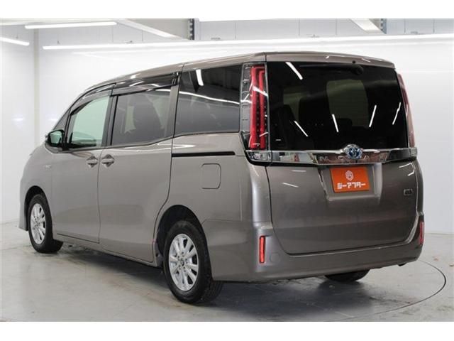 TOYOTA NOAH HYBRID 2018 Image 31