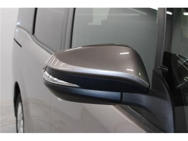 TOYOTA NOAH HYBRID 2018 Image 31