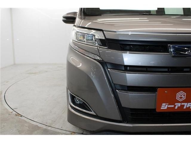 TOYOTA NOAH HYBRID 2018 Image 31