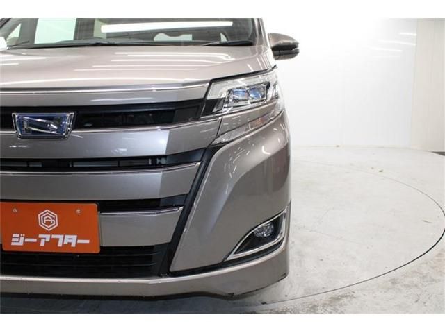 TOYOTA NOAH HYBRID 2018 Image 31