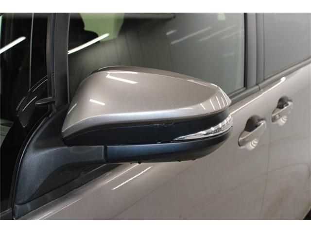 TOYOTA NOAH HYBRID 2018 Image 31