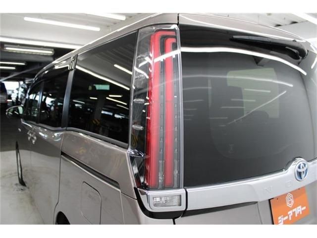 TOYOTA NOAH HYBRID 2018 Image 31