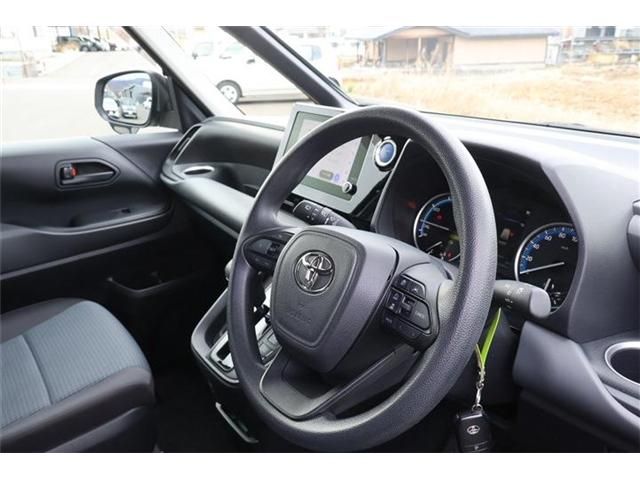 TOYOTA NOAH HYBRID 4WD 2022 Image 31