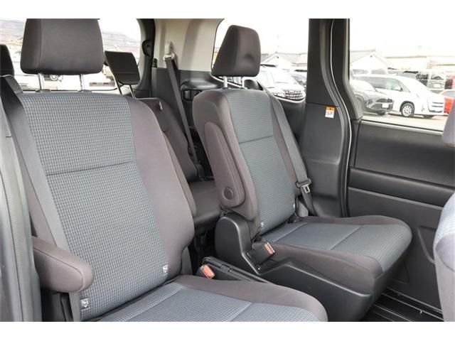 TOYOTA NOAH HYBRID 4WD 2022 Image 31