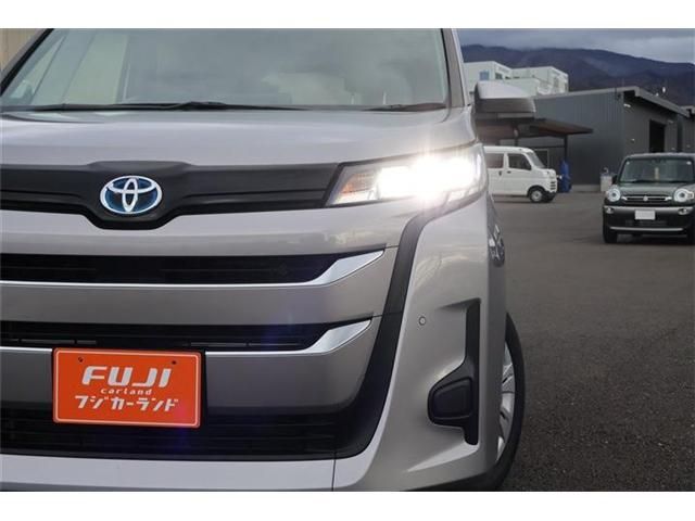 TOYOTA NOAH HYBRID 4WD 2022 Image 31