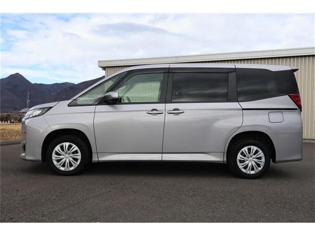 TOYOTA NOAH HYBRID 4WD 2022 Image 31