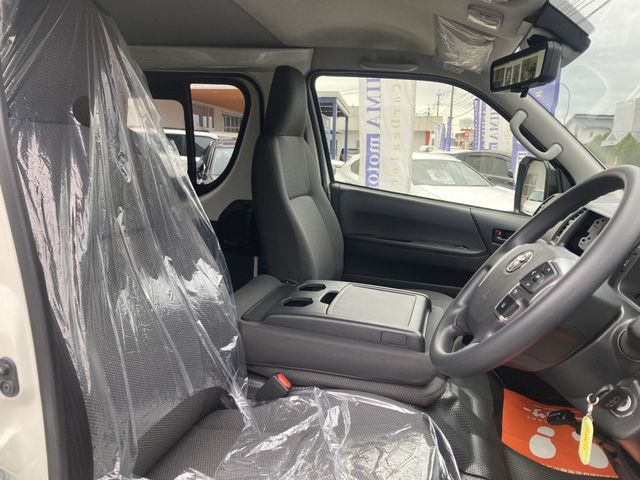 TOYOTA HIACE VAN 2WD 2025 Image 31