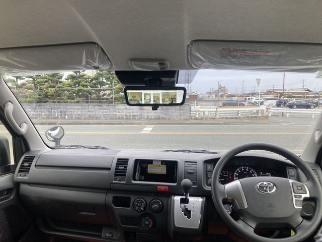 TOYOTA HIACE VAN 2WD 2025 Image 31