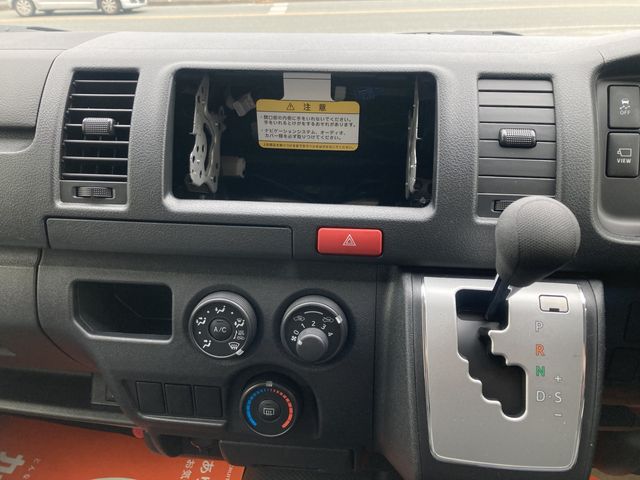 TOYOTA HIACE VAN 2WD 2025 Image 31