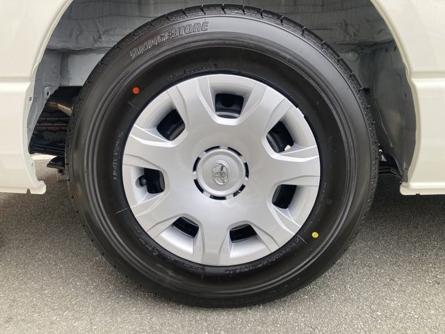 TOYOTA HIACE VAN 2WD 2025 Image 31