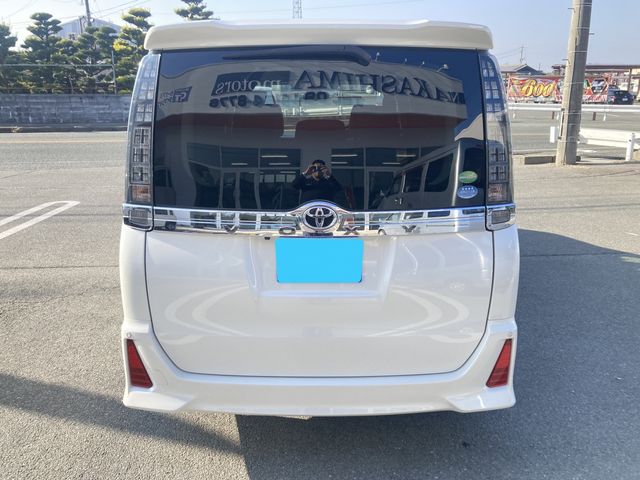 TOYOTA VOXY 2017 Image 31