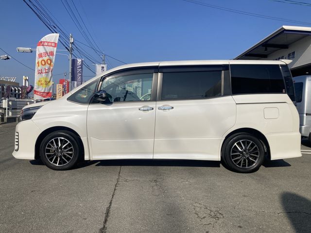 TOYOTA VOXY 2017 Image 31