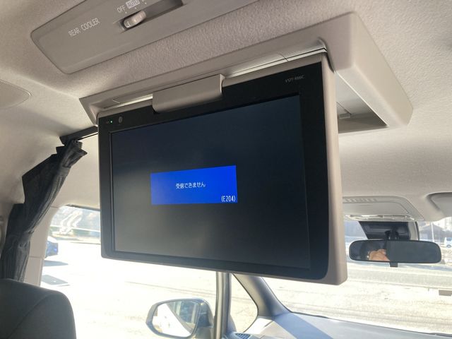 TOYOTA VOXY 2017 Image 31