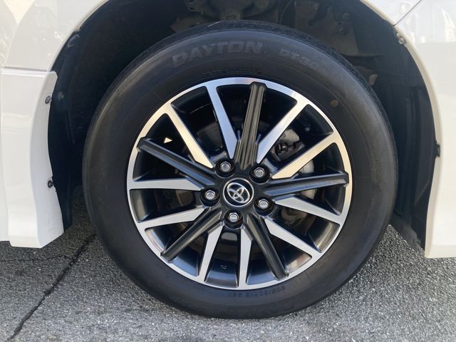 TOYOTA VOXY 2017 Image 31