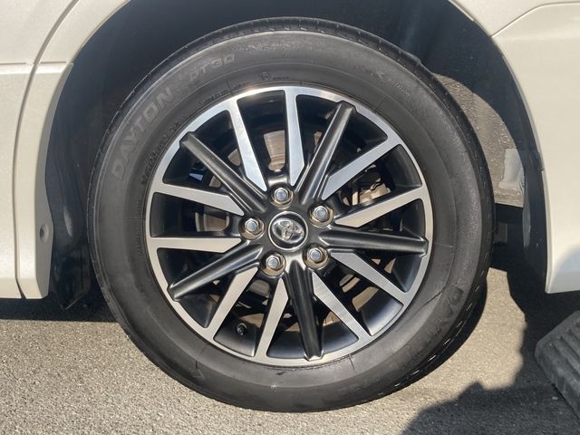 TOYOTA VOXY 2017 Image 31