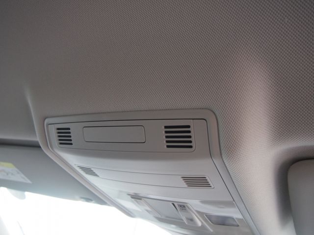 VOLKSWAGEN T-CROSS 2023 Image 31