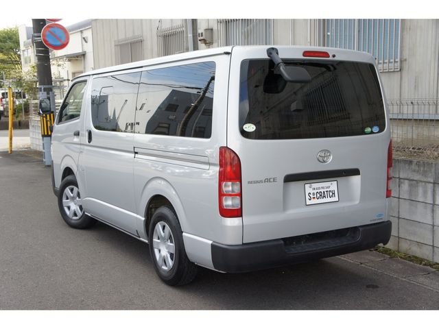 TOYOTA REGIUSACE VAN 1.25T 2017 Image 31