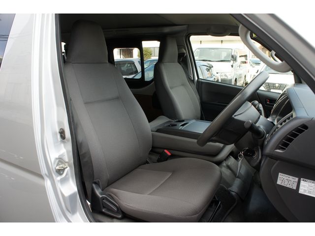 TOYOTA REGIUSACE VAN 1.25T 2017 Image 31