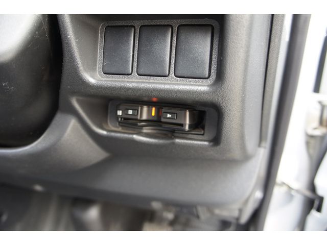 TOYOTA REGIUSACE VAN 1.25T 2017 Image 31