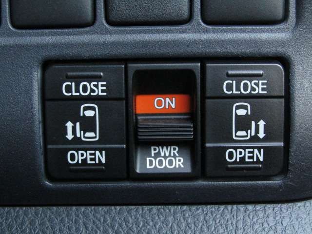 TOYOTA NOAH HYBRID 4WD 2015 Image 31