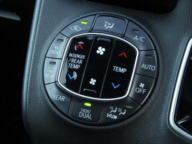 TOYOTA NOAH HYBRID 4WD 2015 Image 31