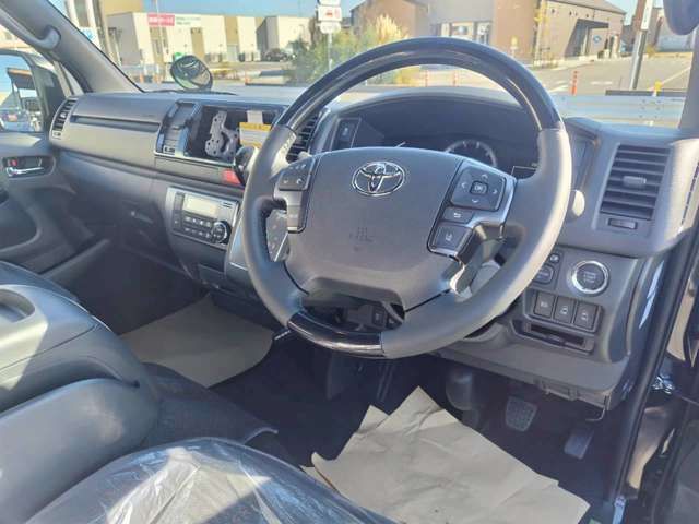 TOYOTA HIACE VAN 4WD 2025 Image 31